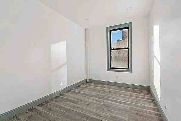 49 6th Ave #2L - Photo 5 of 6