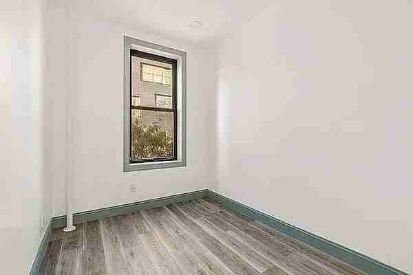 49 6th Ave #2L - Photo 6 of 6
