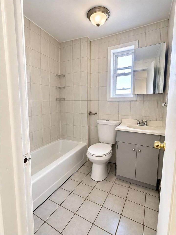 8333 Beverly Rd - Photo 5 of 5