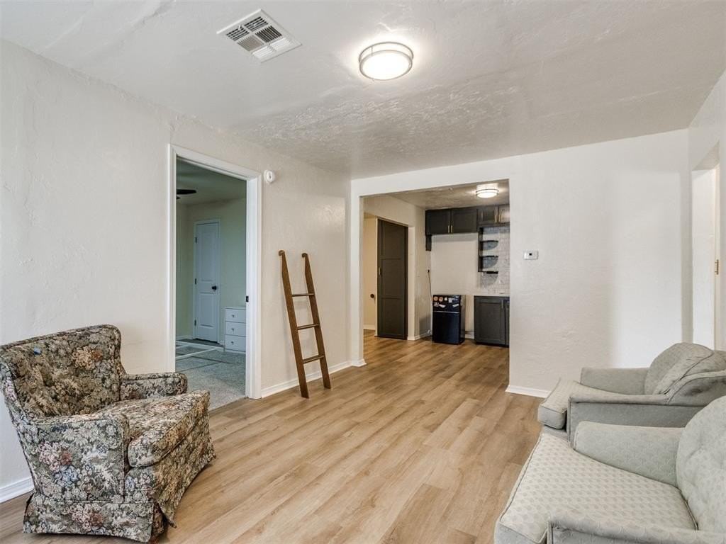 6114 Jacks Ave - Photo 3 of 22