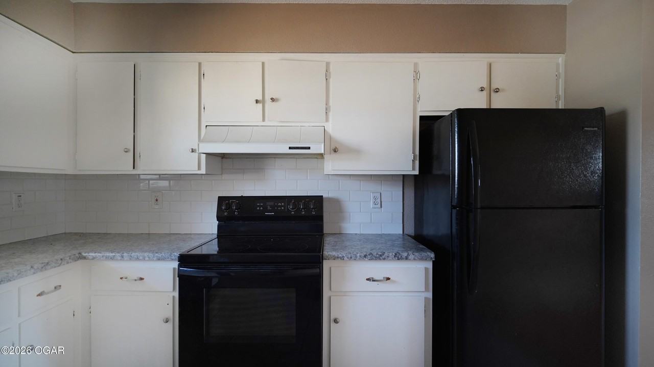 601 Kimberly St - Photo 6 of 12