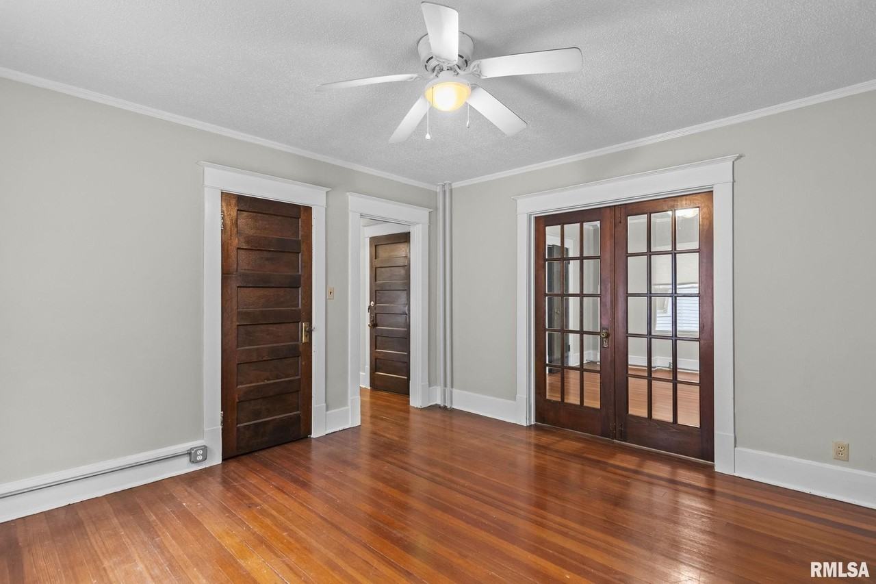 810 W Edwards St #B - Photo 5 of 20