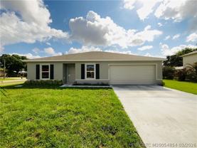 1701 Se Manth Ln - Photo 1 of 1