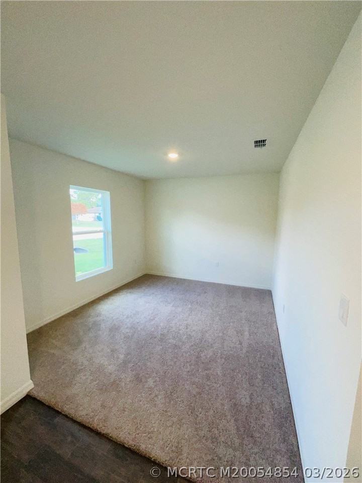 1701 Se Manth Ln - Photo 2 of 17