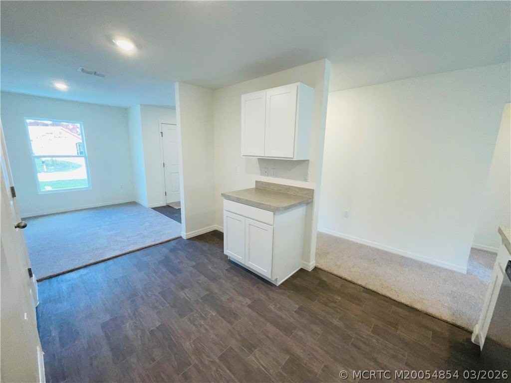 1701 Se Manth Ln - Photo 6 of 17