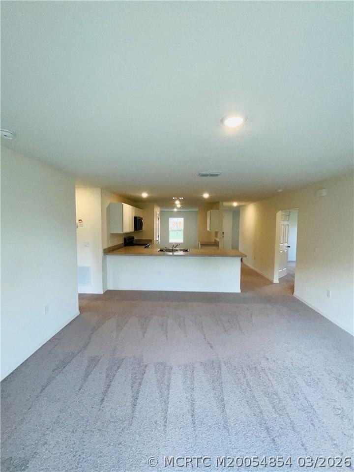 1701 Se Manth Ln - Photo 7 of 17