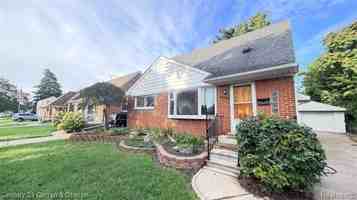 featured image of 2040 Grindley Park St