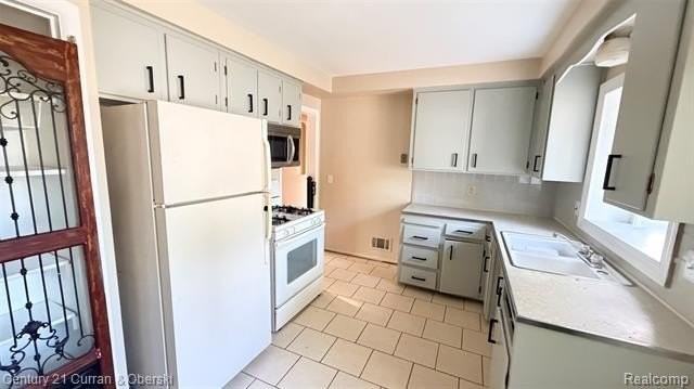 2040 Grindley Park St - Photo 6 of 22