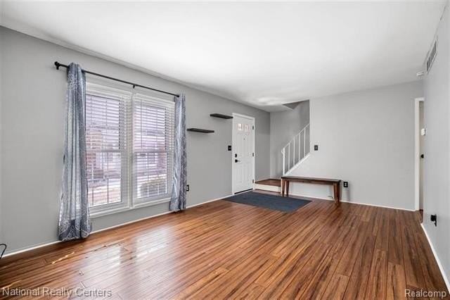 34149 Garfield Cir - Photo 4 of 27