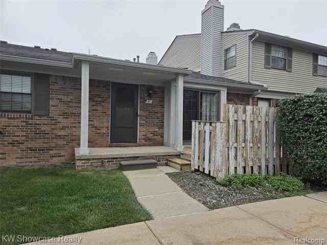 2101 2101 Vine Way Unit 91 Drive - Photo 2 of 21