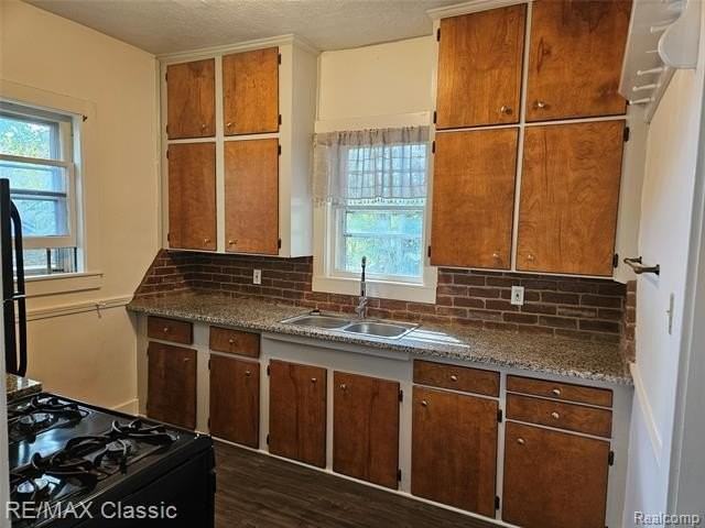 531 Hickory St - Photo 3 of 6