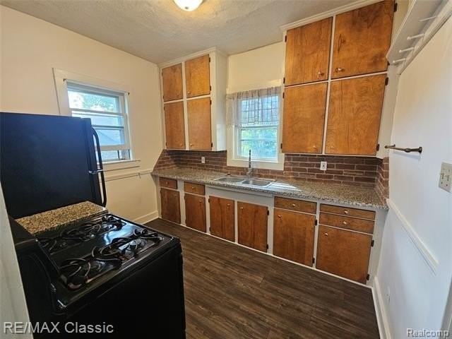 531 Hickory St - Photo 4 of 6