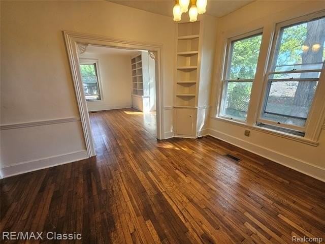 531 Hickory St - Photo 5 of 6