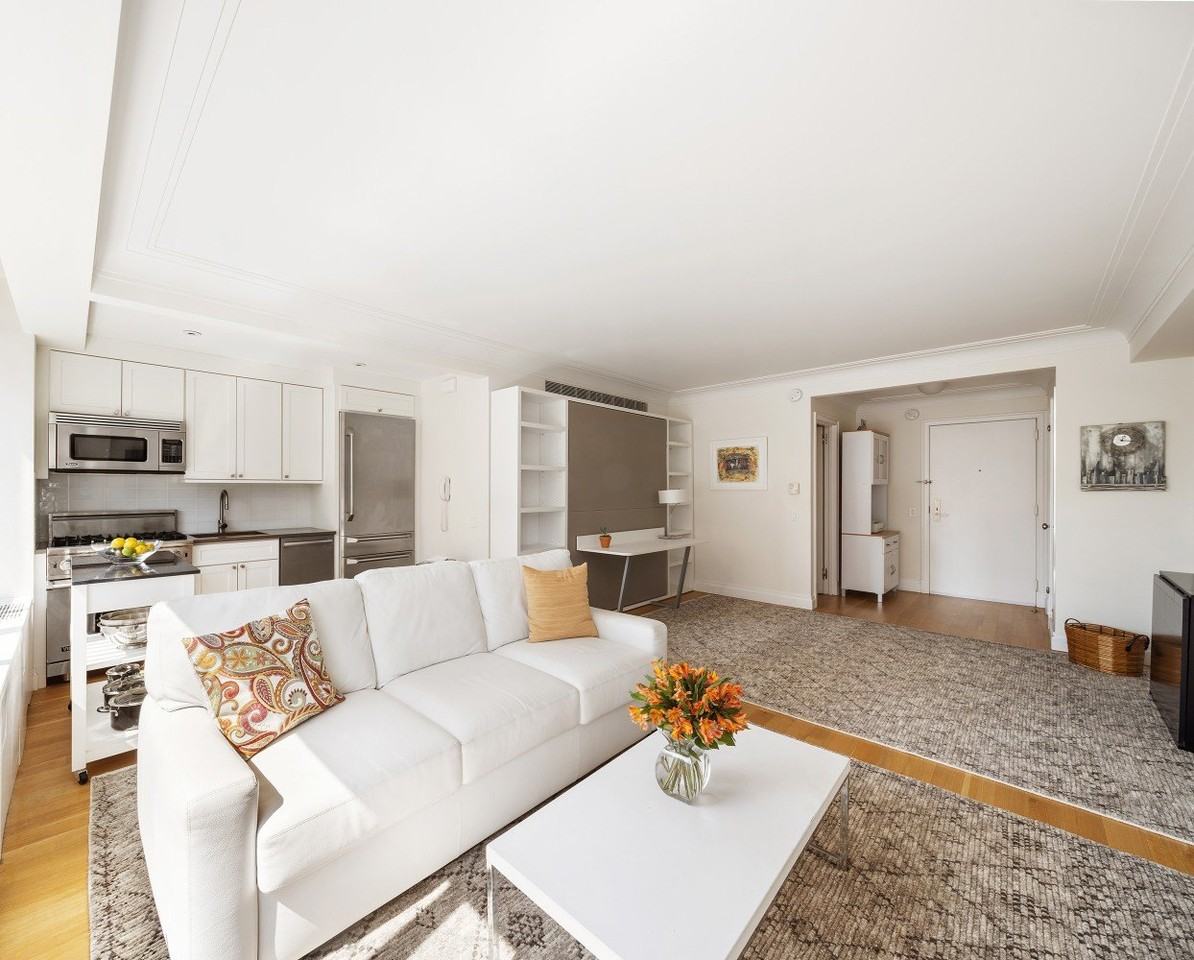 MANHATTAN HOUSE #E904 - Photo 2 of 4