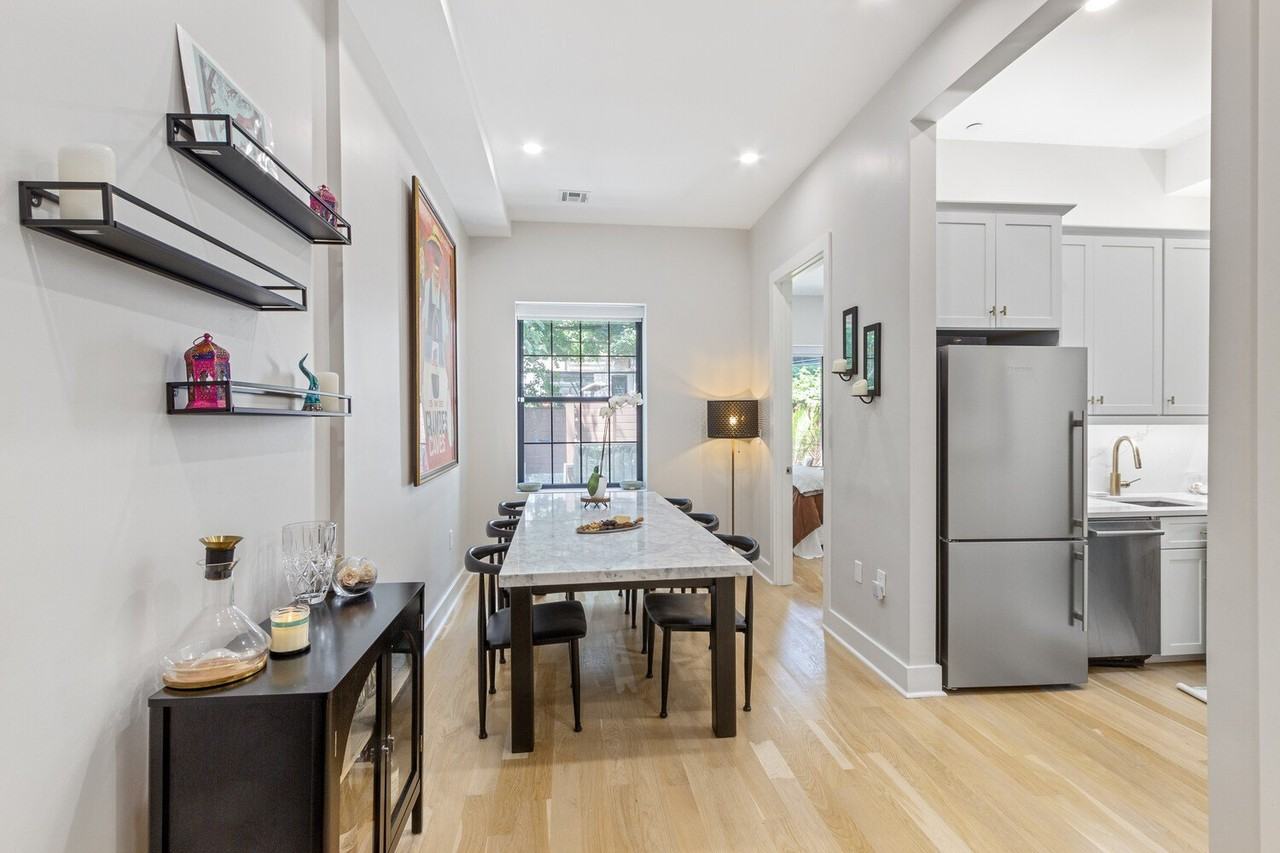 573 Gates Ave - Photo 3 of 9