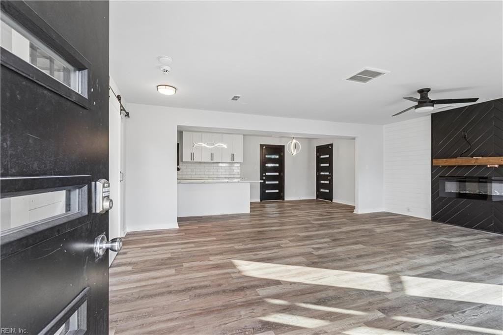 635 26th St - Photo 3 of 27