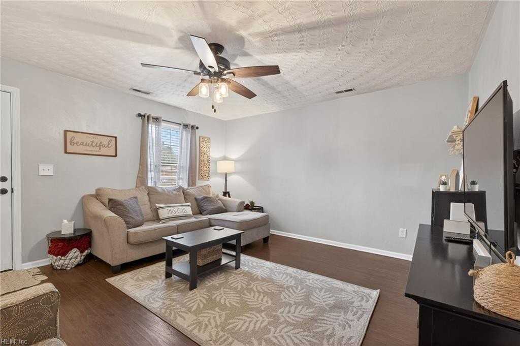 725 Providence Rd - Photo 4 of 19