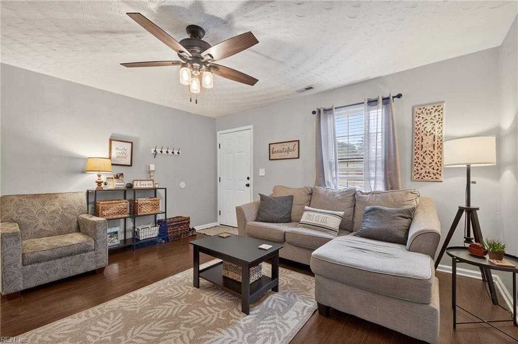 725 Providence Rd - Photo 5 of 19