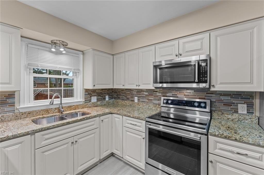 1132 Sippel Dr - Photo 2 of 25