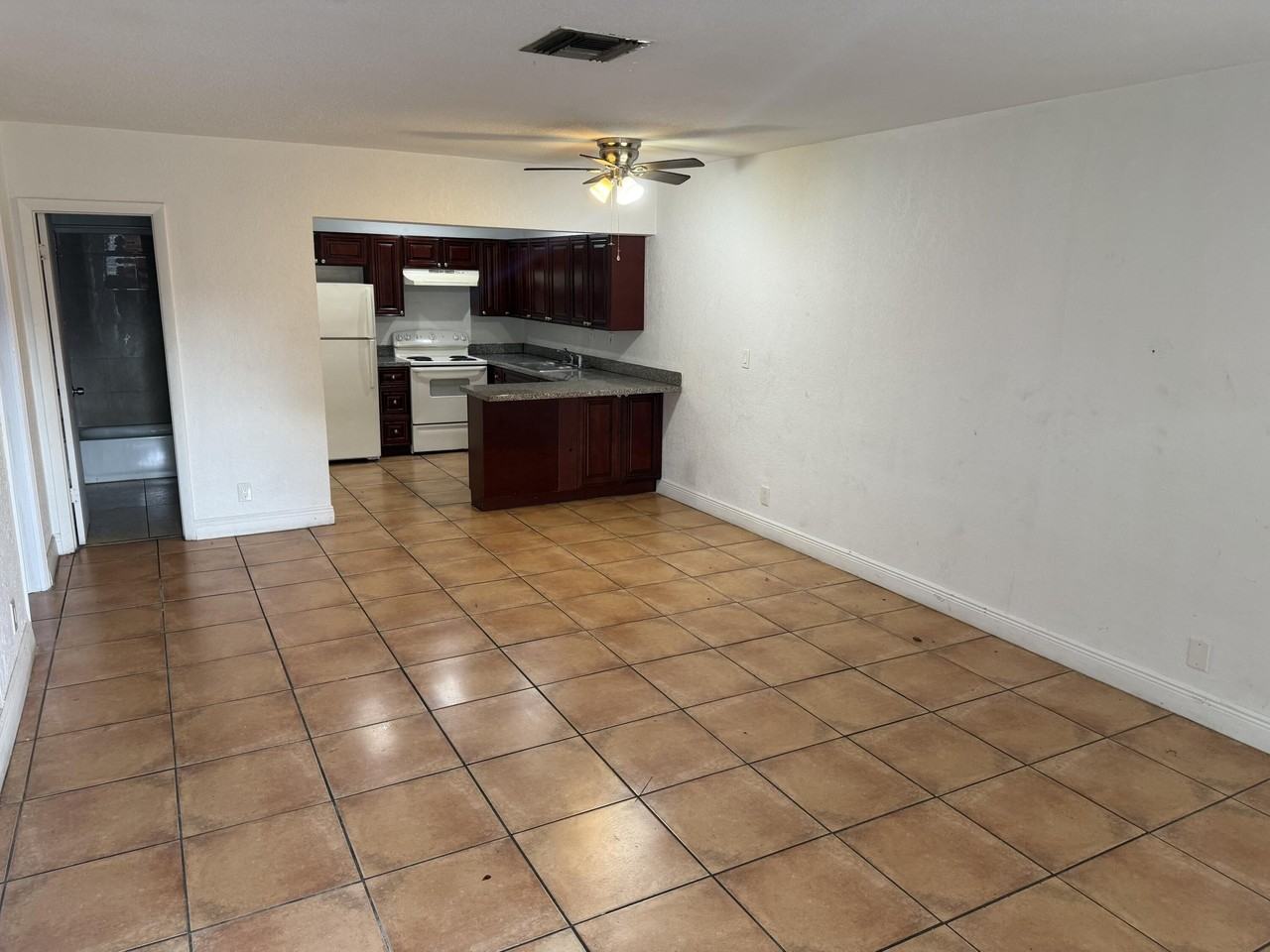 1471 Nw 22nd St #A - Photo 5 of 24