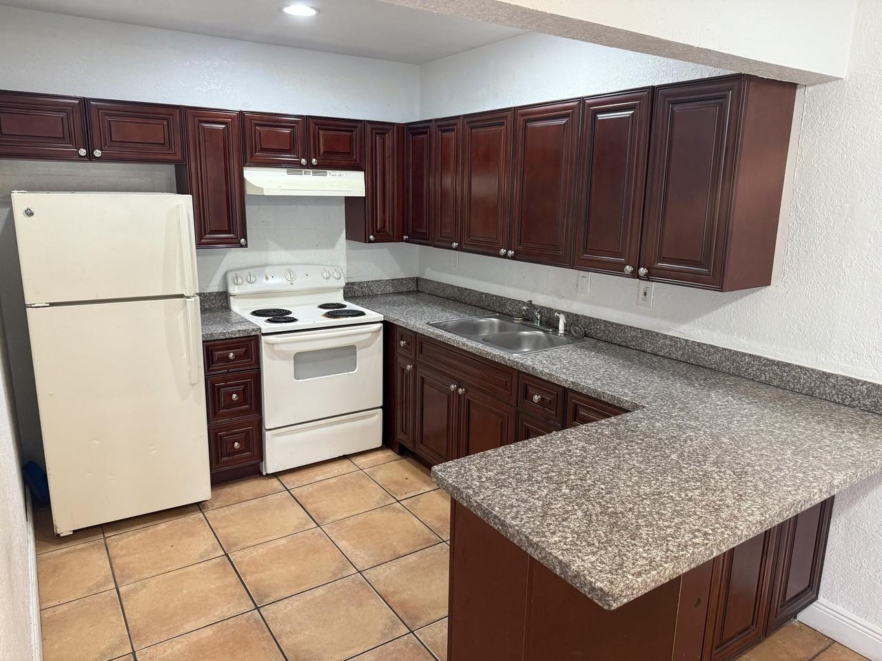 1471 Nw 22nd St #A - Photo 6 of 24