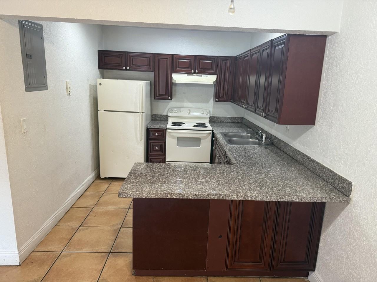 1471 Nw 22nd St #A - Photo 7 of 24