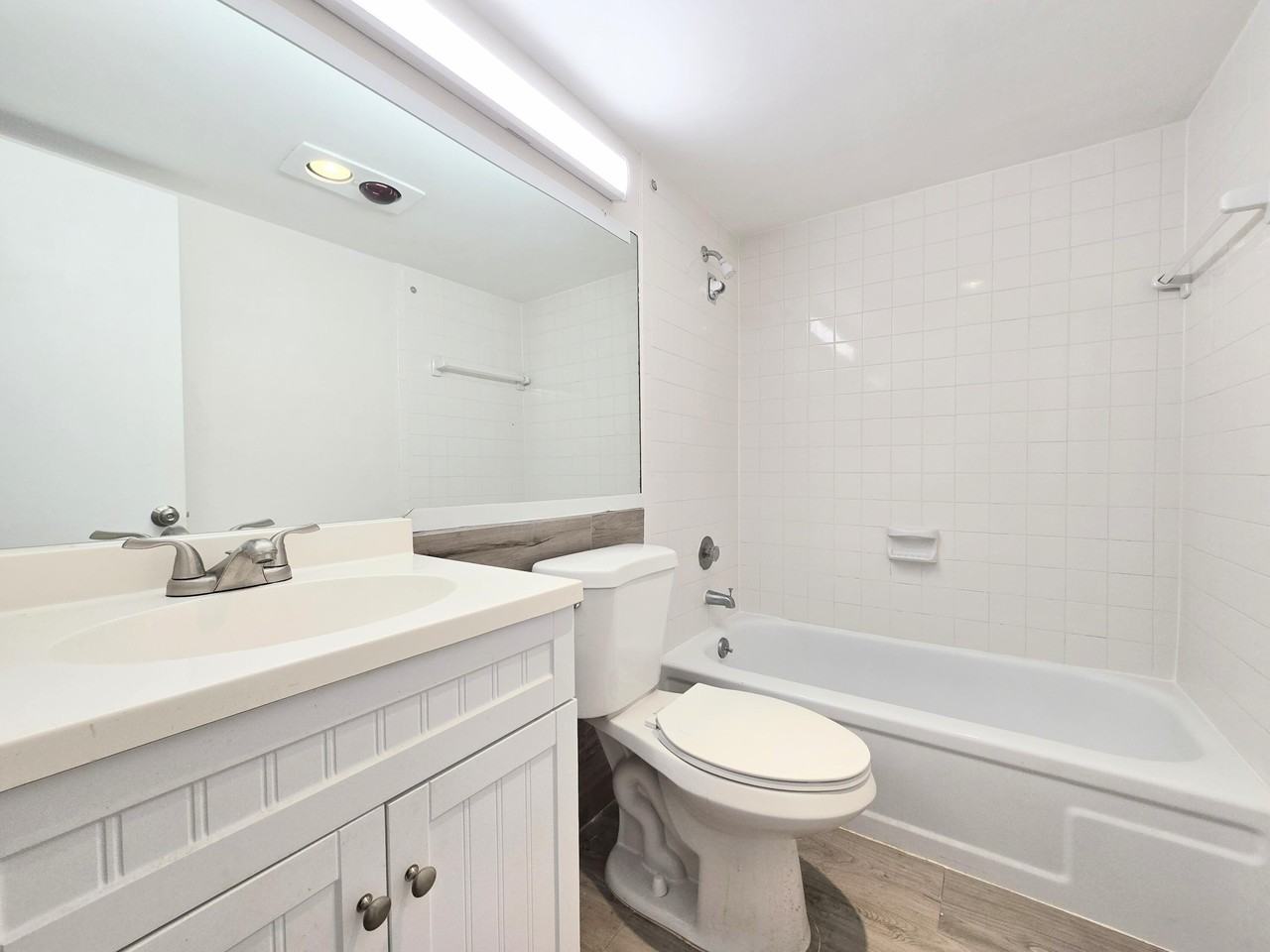 204 Canterbury I - Photo 6 of 8