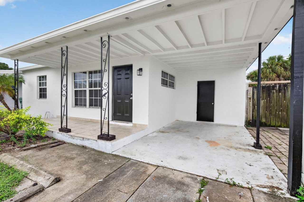 410 Nw 52nd Ct - Photo 5 of 42