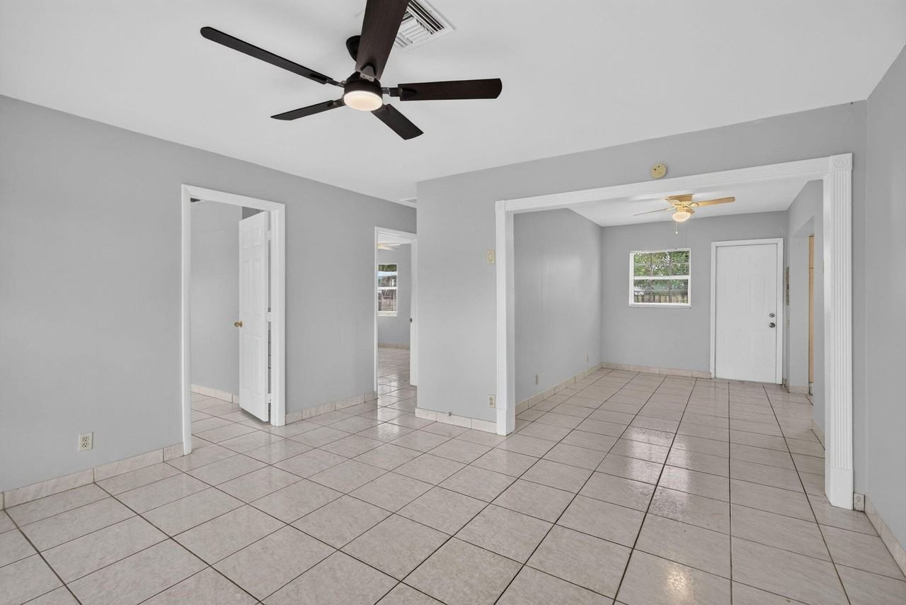 410 Nw 52nd Ct - Photo 6 of 42