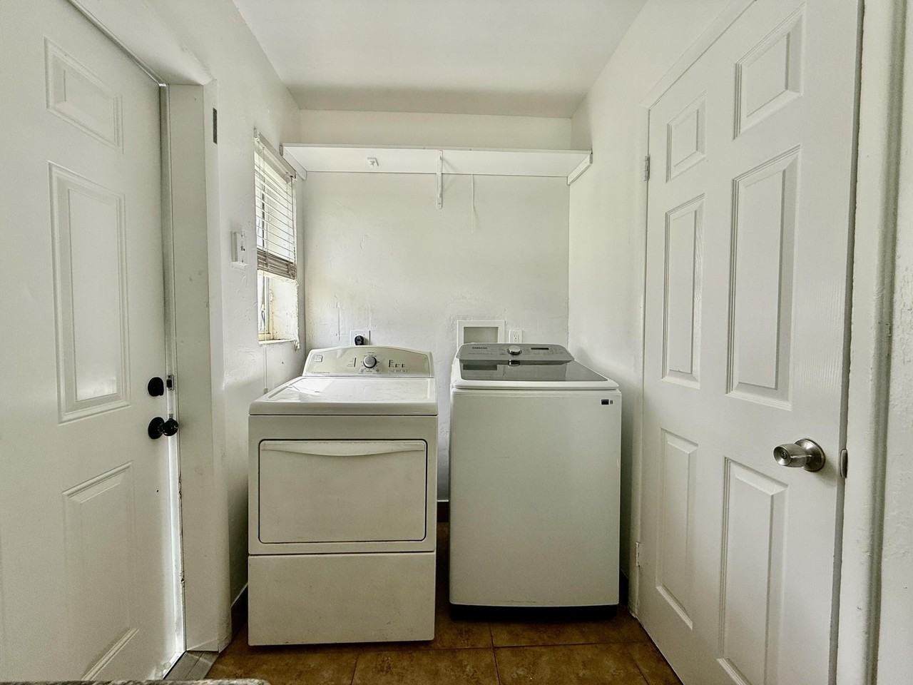355 Nw 8th Ave - Photo 7 of 14