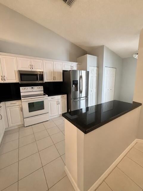 6098 Lake Hibiscus Dr - Photo 4 of 11