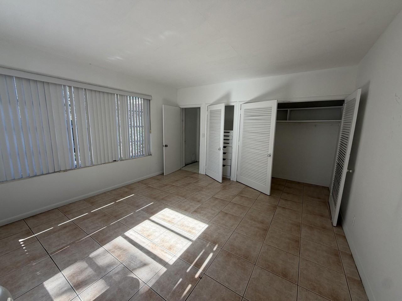 5806 N Flagler Dr - Photo 5 of 7