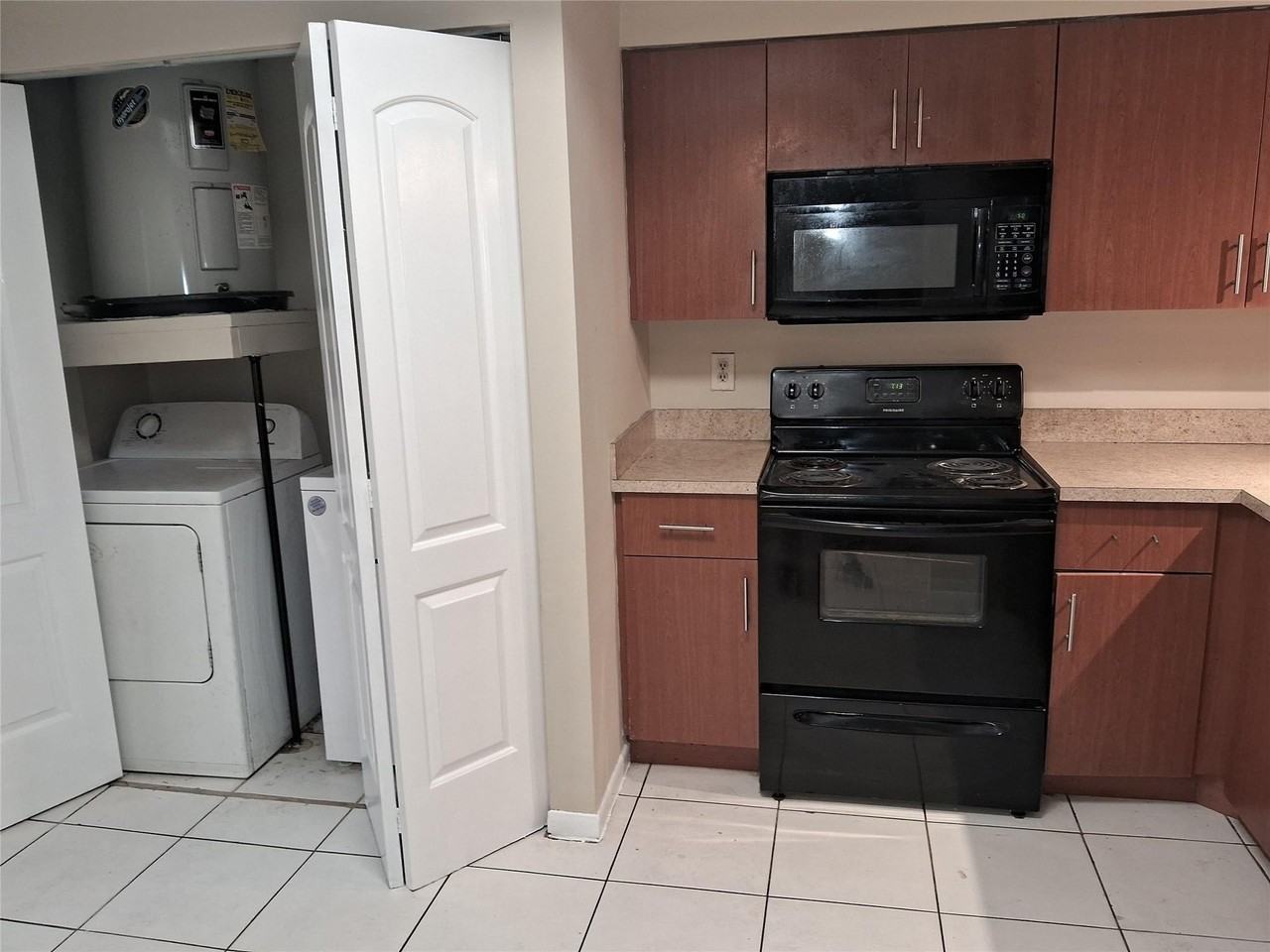 4669 Nw 89th Ave - Photo 7 of 13