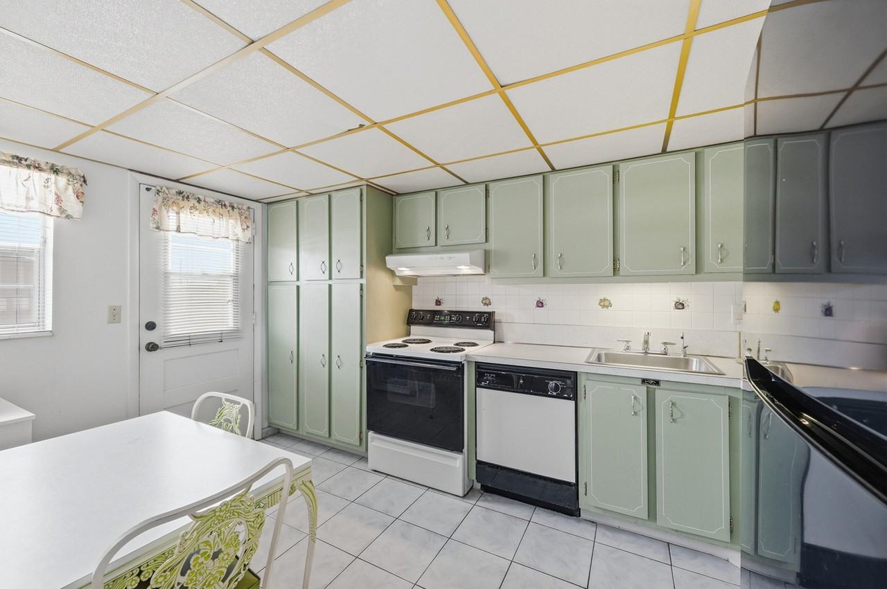 2991 Nw 46th Ave #303 - Photo 5 of 43