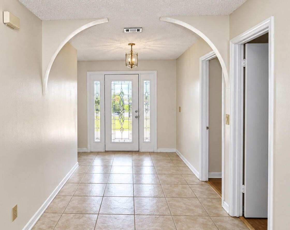 1309 Se Coral Reef St - Photo 3 of 20