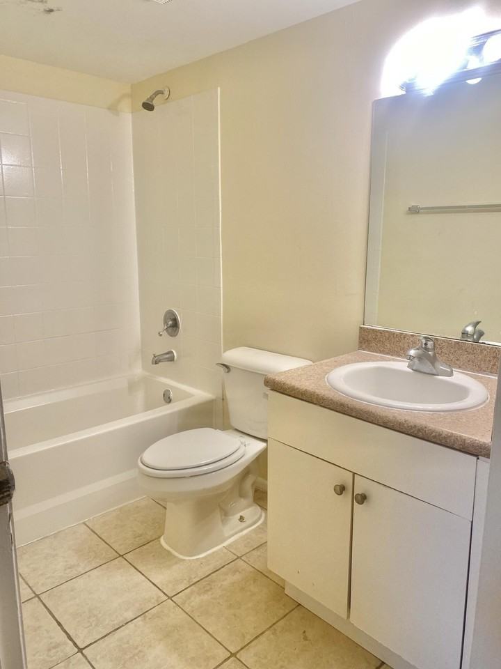 1200 Lake Victoria Dr #C - Photo 7 of 18