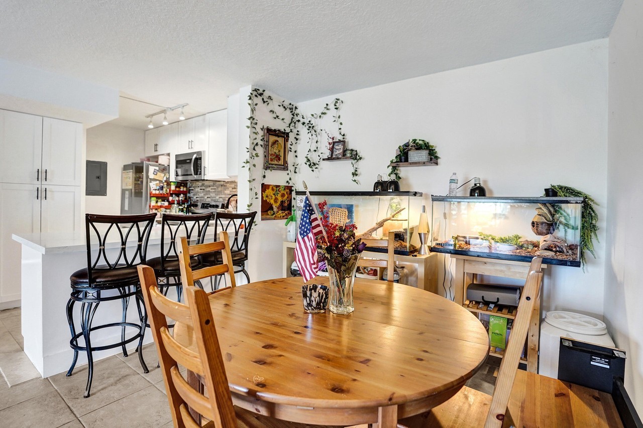 629 Sea Pine Way #A1 - Photo 4 of 41