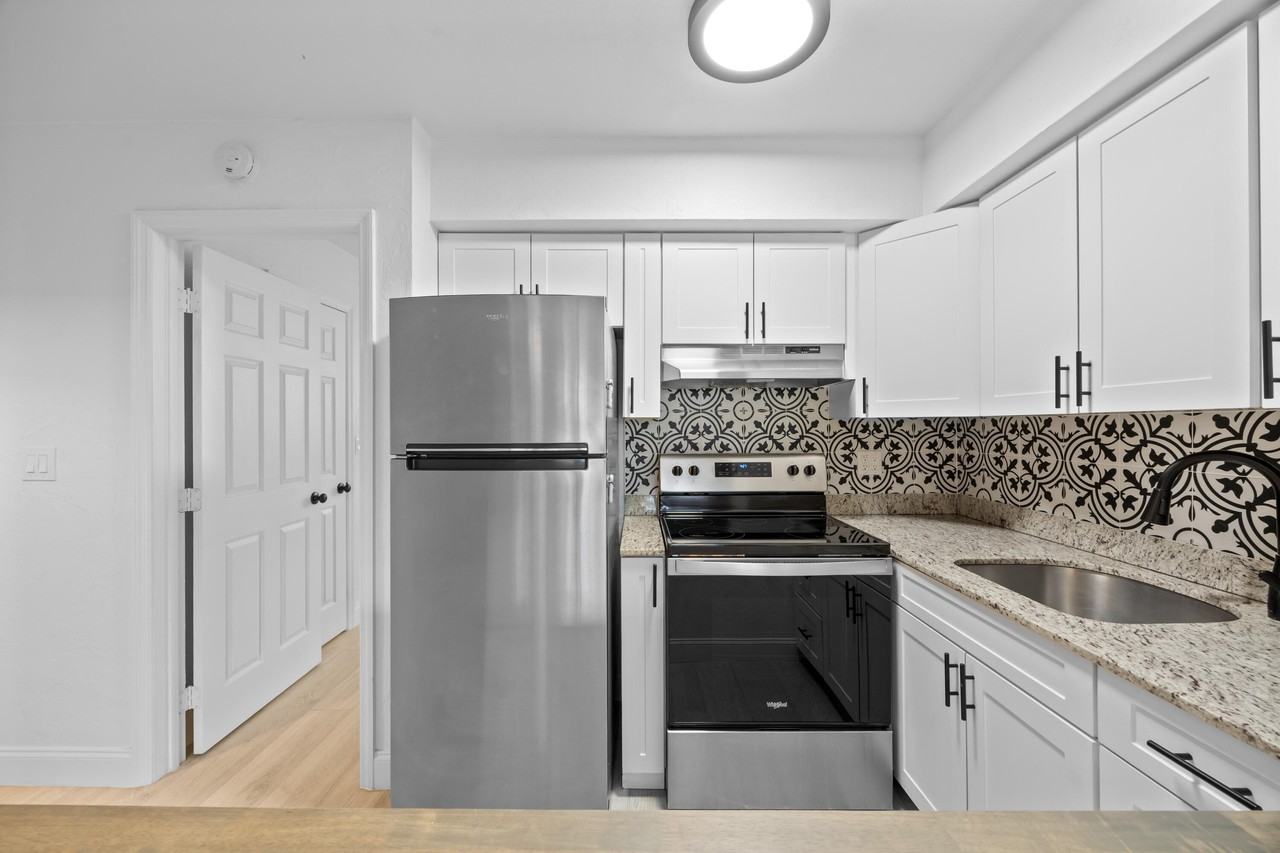 1125 Sw 15th Ave #2 - Photo 4 of 27
