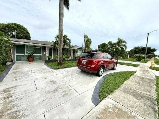 4820 Ne 4th Ave - Photo 2 of 28