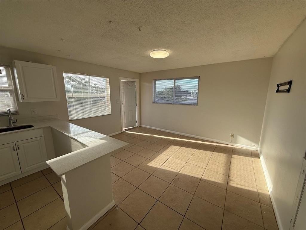 1235 W River Dr #4 - Photo 5 of 14