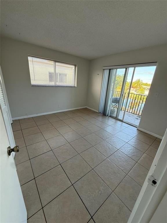 1235 W River Dr #4 - Photo 7 of 14