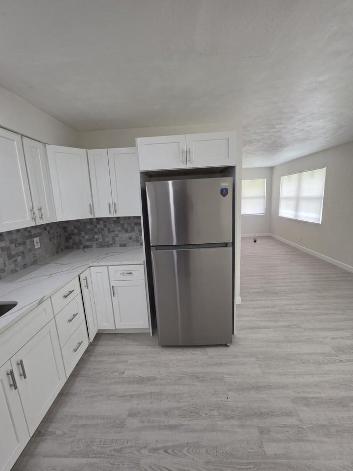 1235 Nw 5th Ave #1-2 - Photo 4 of 13