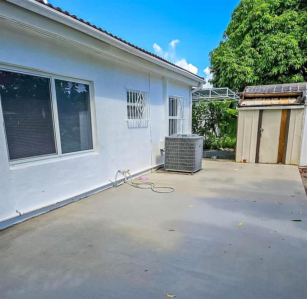 18321 Ne 20th Pl - Photo 4 of 18