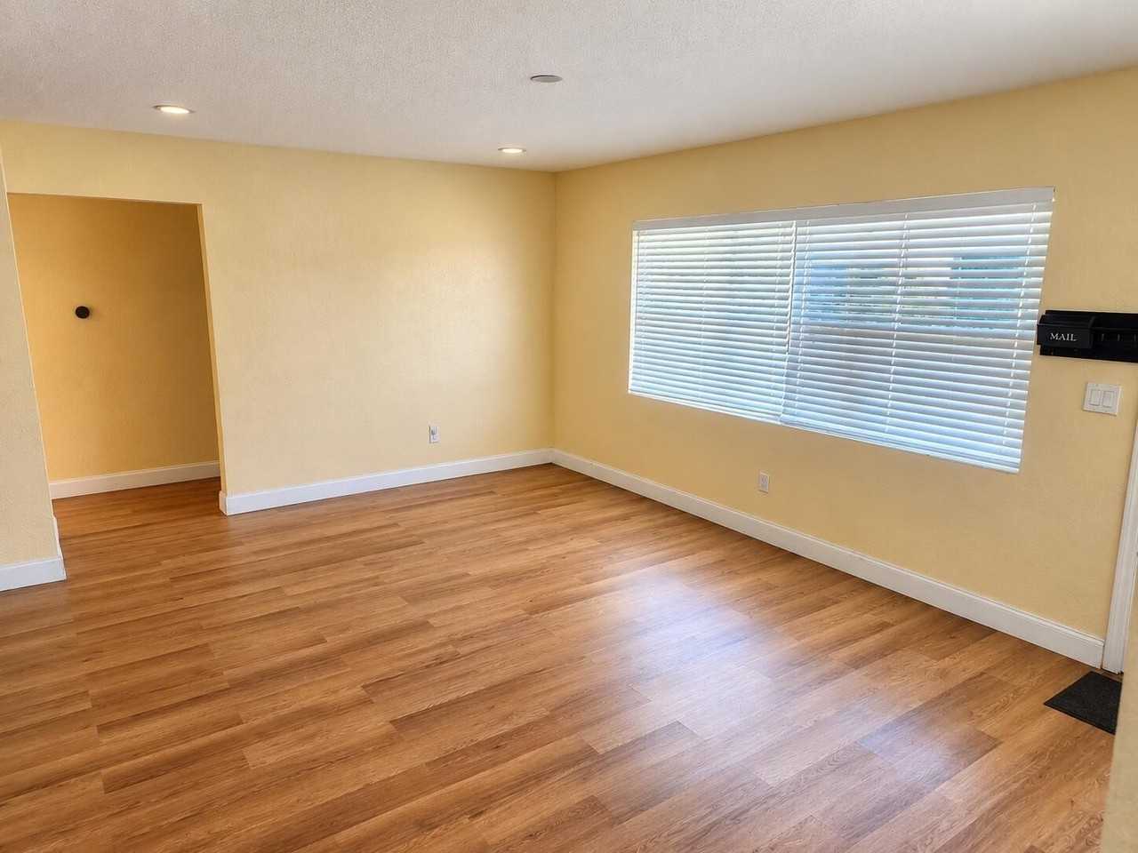 1631 Nw 2nd Ave - Photo 3 of 10