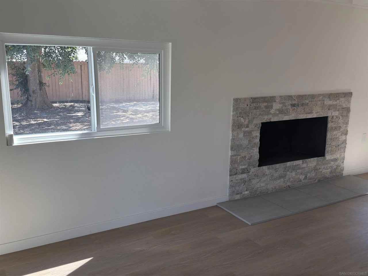 9759 Abbeywood Rd - Photo 5 of 24