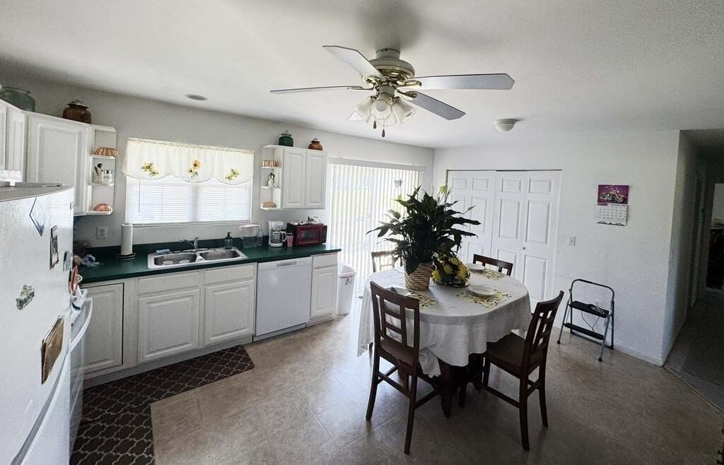2371 Yardarm Dr - Photo 2 of 41