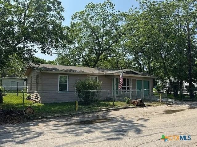 428 Aguila St - Photo 3 of 24
