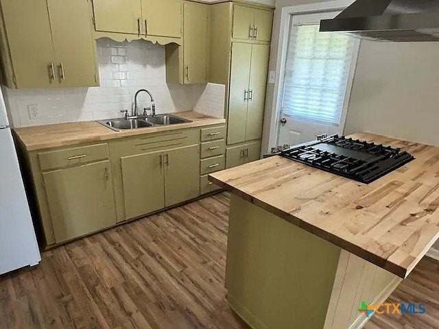 428 Aguila St - Photo 7 of 24