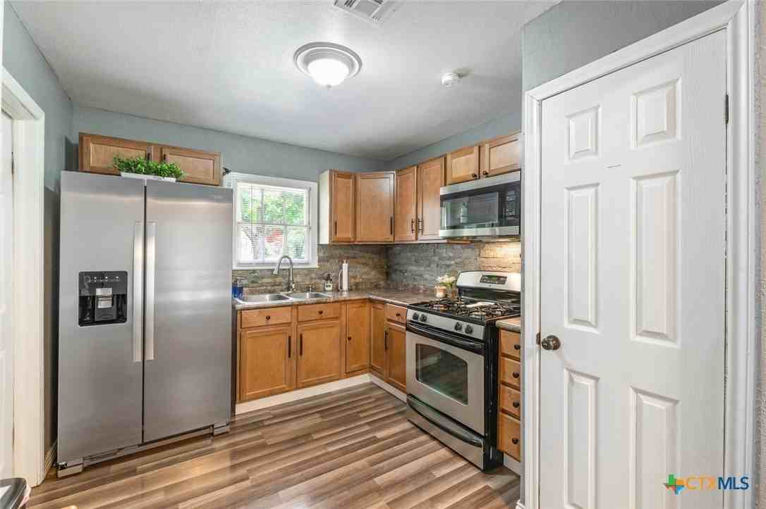 1609 S 39th St - Photo 5 of 14
