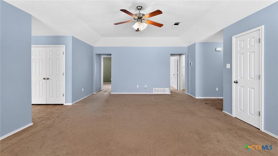 1108 Dixon Cir - Photo 3 of 11